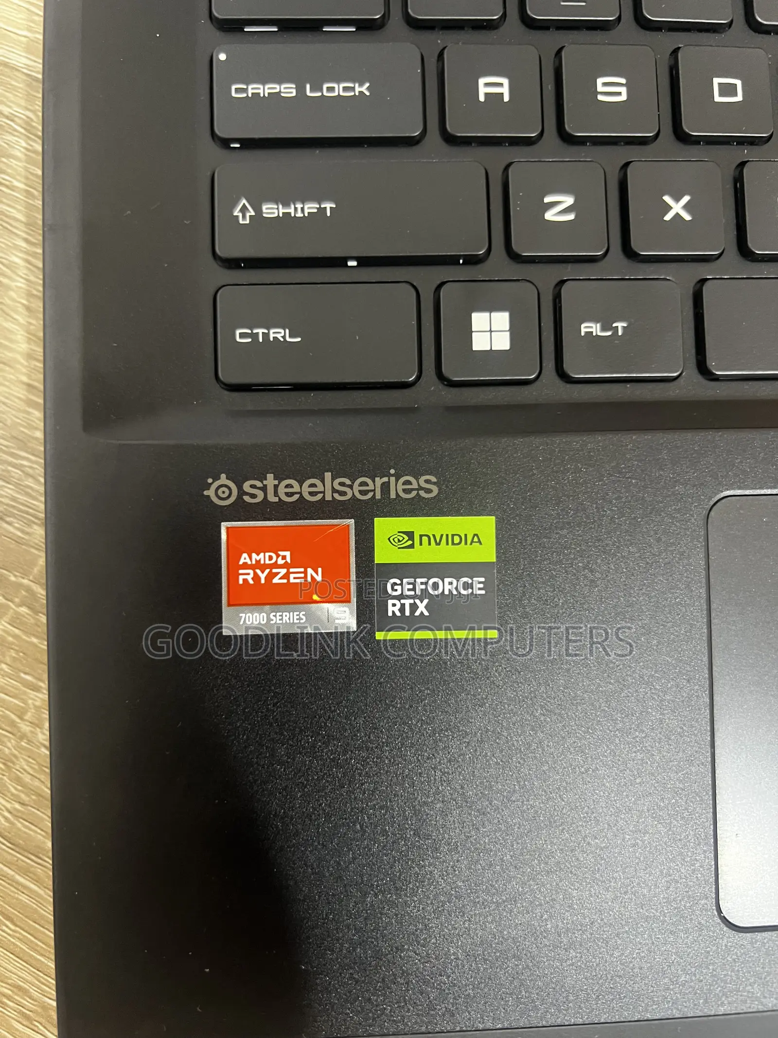 Laptop MSI 32GB AMD Ryzen 9 SSD 1T