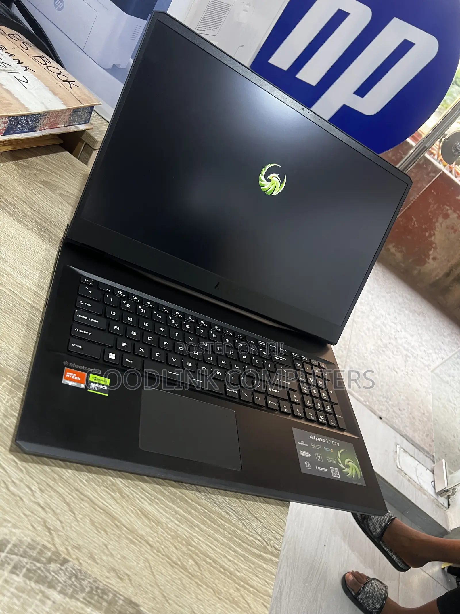 Laptop MSI 32GB AMD Ryzen 9 SSD 1T