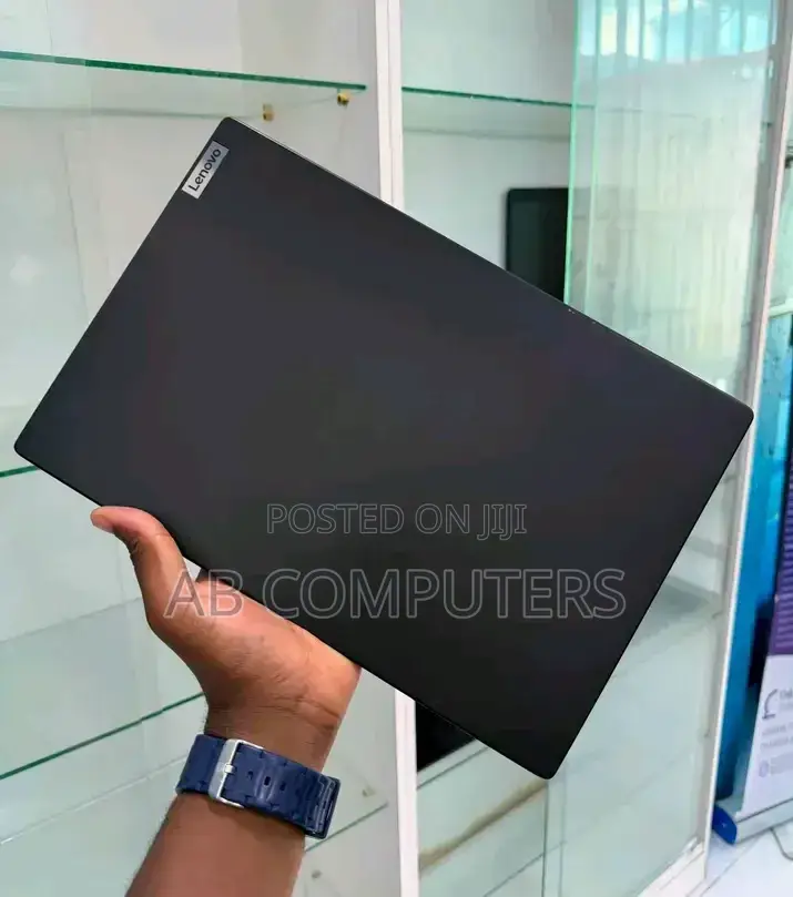 Laptop Lenovo V14 G3 IAP 8GB Intel Core i5 SSD 256GB