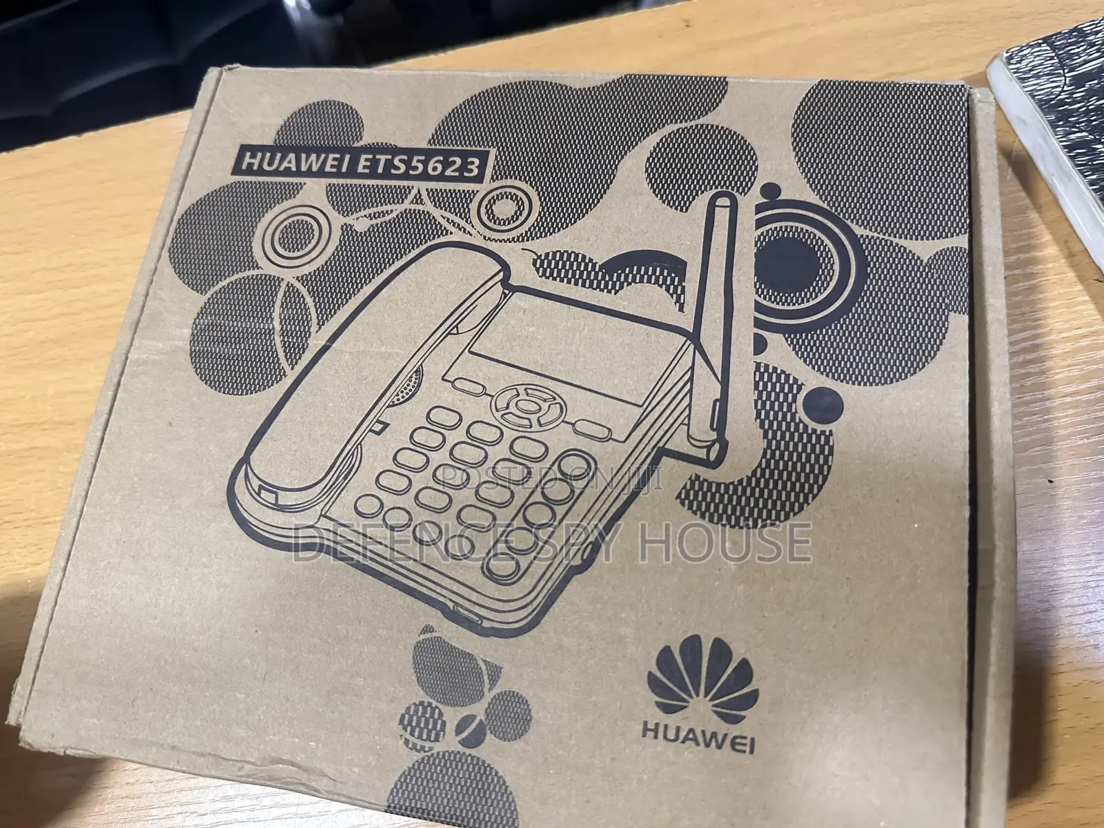 Hawaii Desktop Phone
