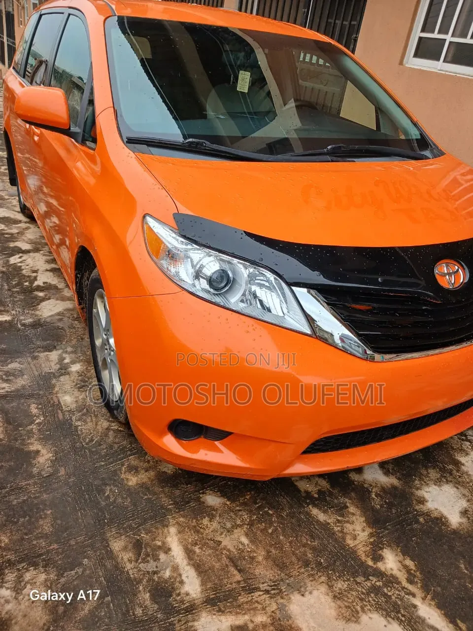 Toyota Sienna LE 8-Passenger 4dr Minivan (3.5L 6cyl 6A) 2015 Orange