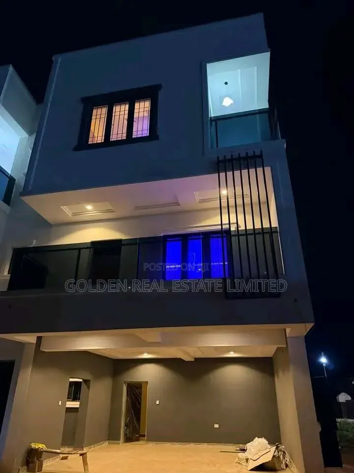 3bdrm Penthouse in Guzape District for sale