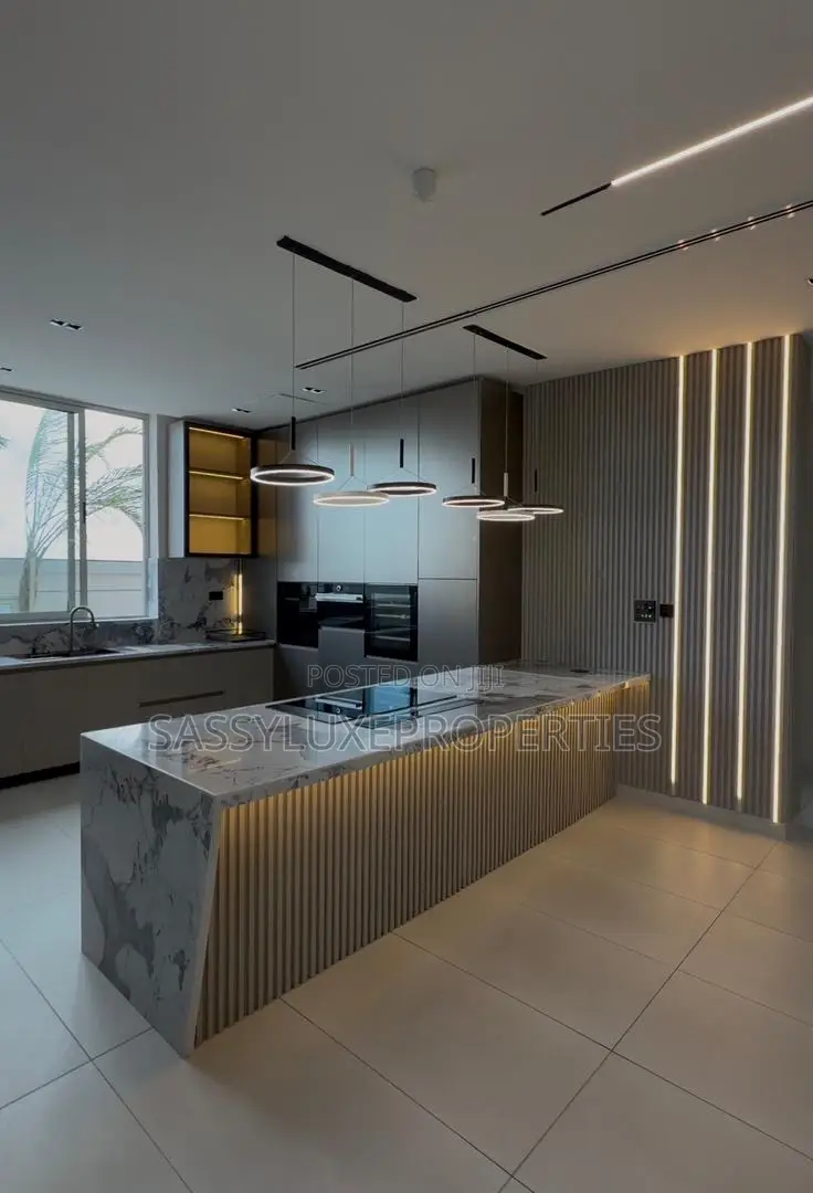 Furnished 2bdrm Penthouse in Lekki for sale