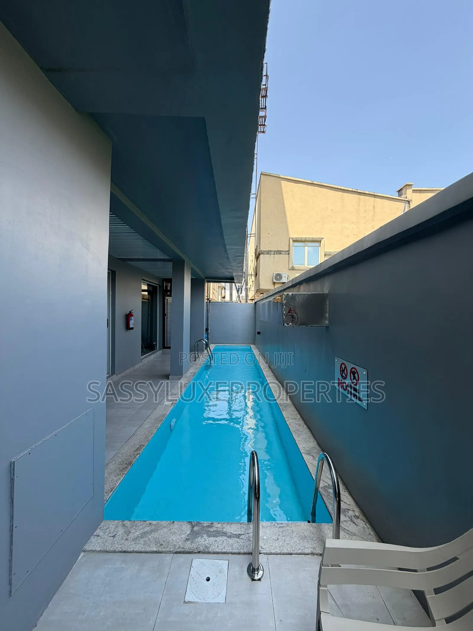Furnished 2bdrm Penthouse in Lekki for sale