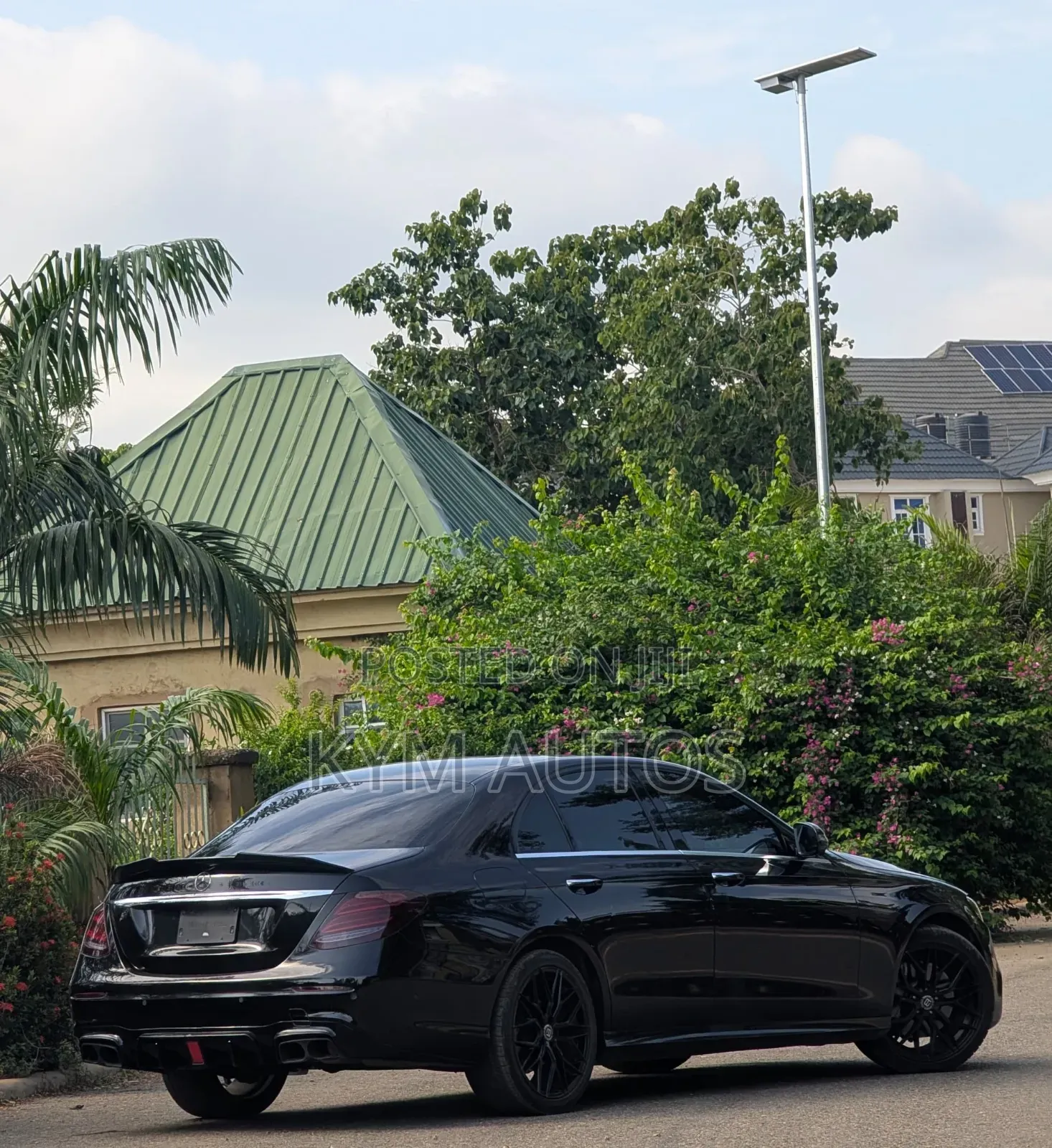 Mercedes-Benz E300 2018 Black