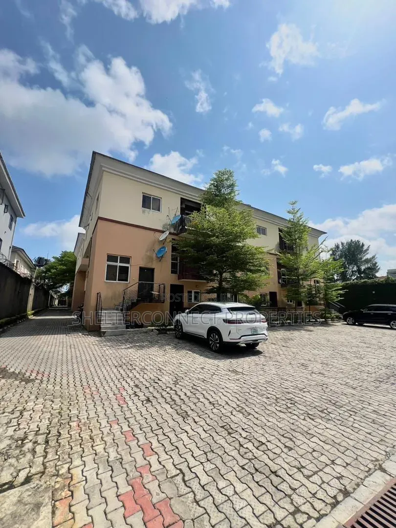 2bdrm Apartment in Lekki Phase 1 for rent