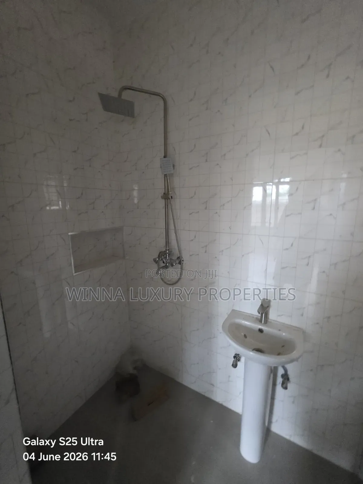 2bdrm Apartment in Back Of Dunamis, Lugbe District for rent