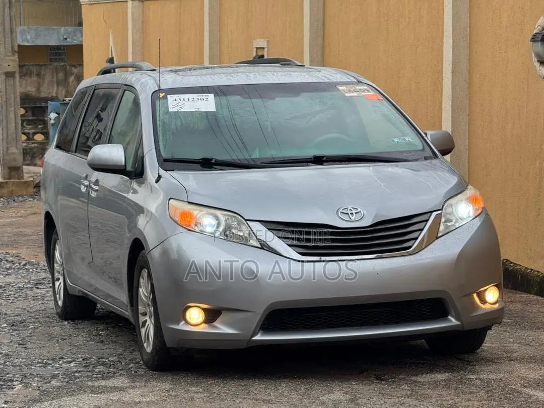 Toyota Sienna 2014 Gray
