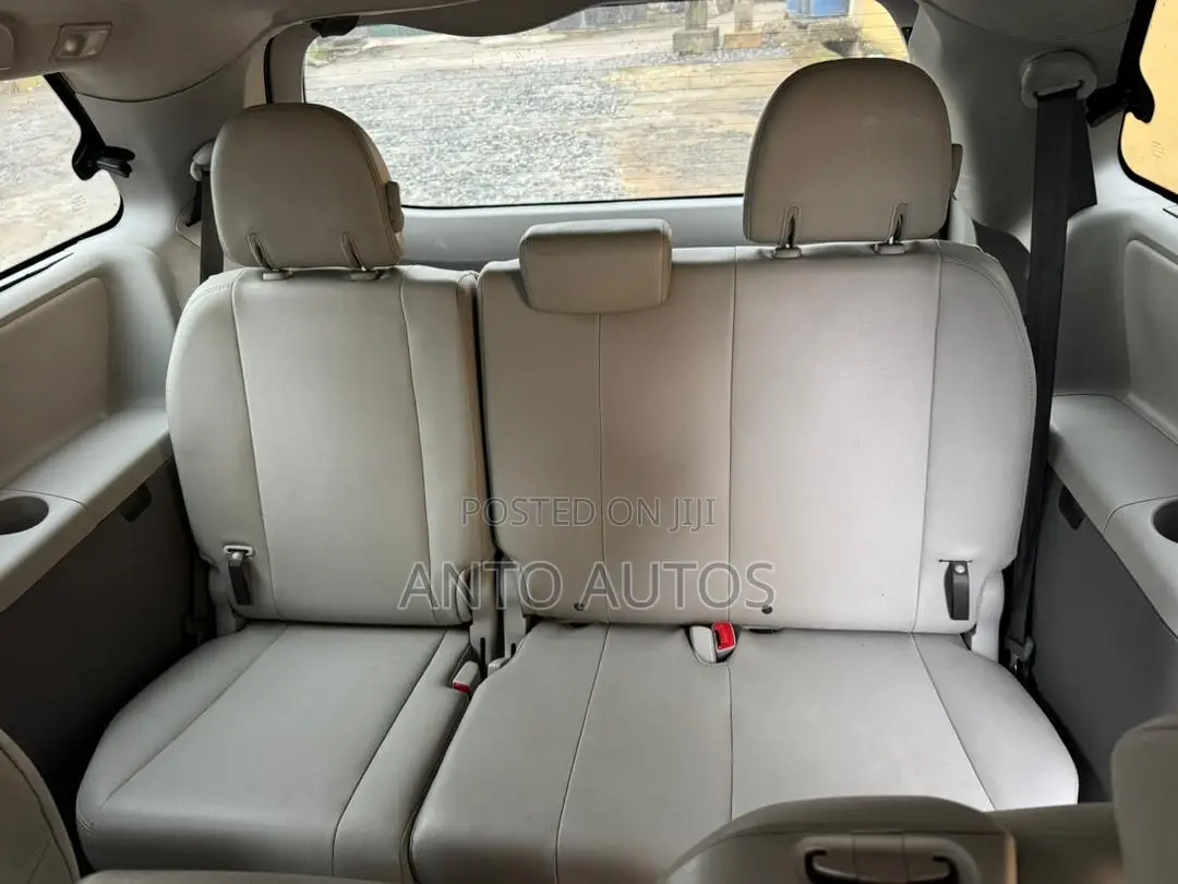 Toyota Sienna 2014 Gray
