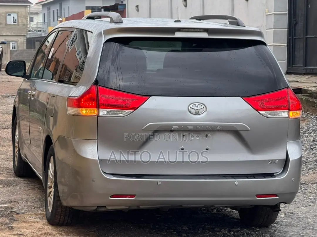 Toyota Sienna 2014 Gray