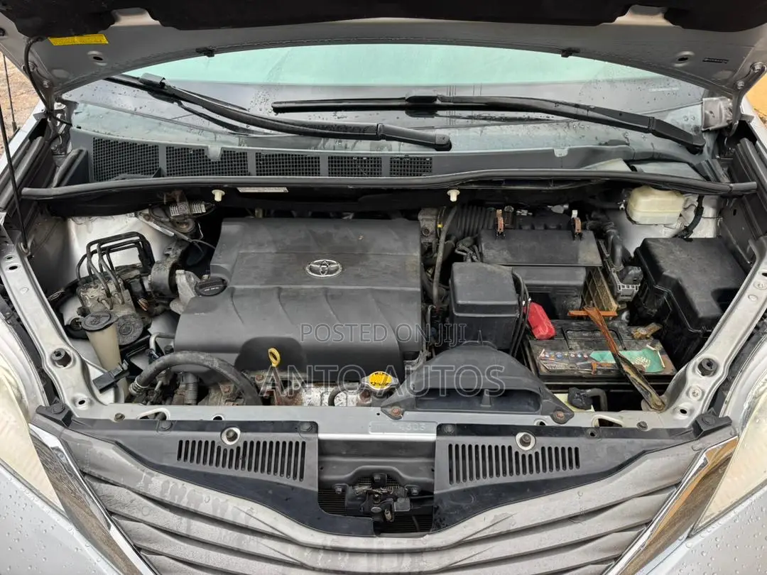 Toyota Sienna 2014 Gray