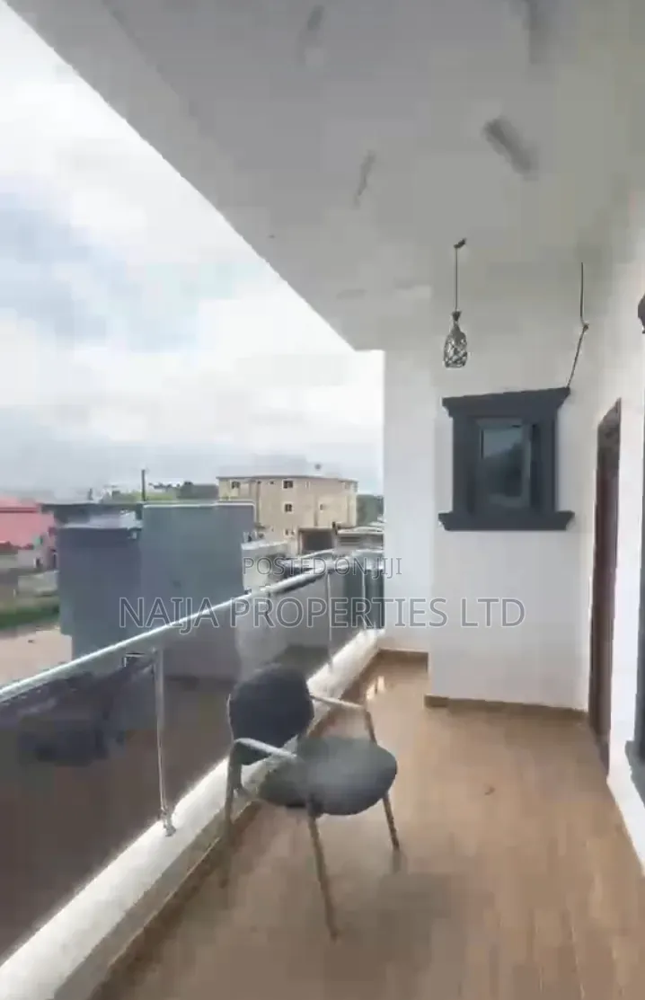 2bdrm Apartment in Mobil Rd, Ajiwe for rent