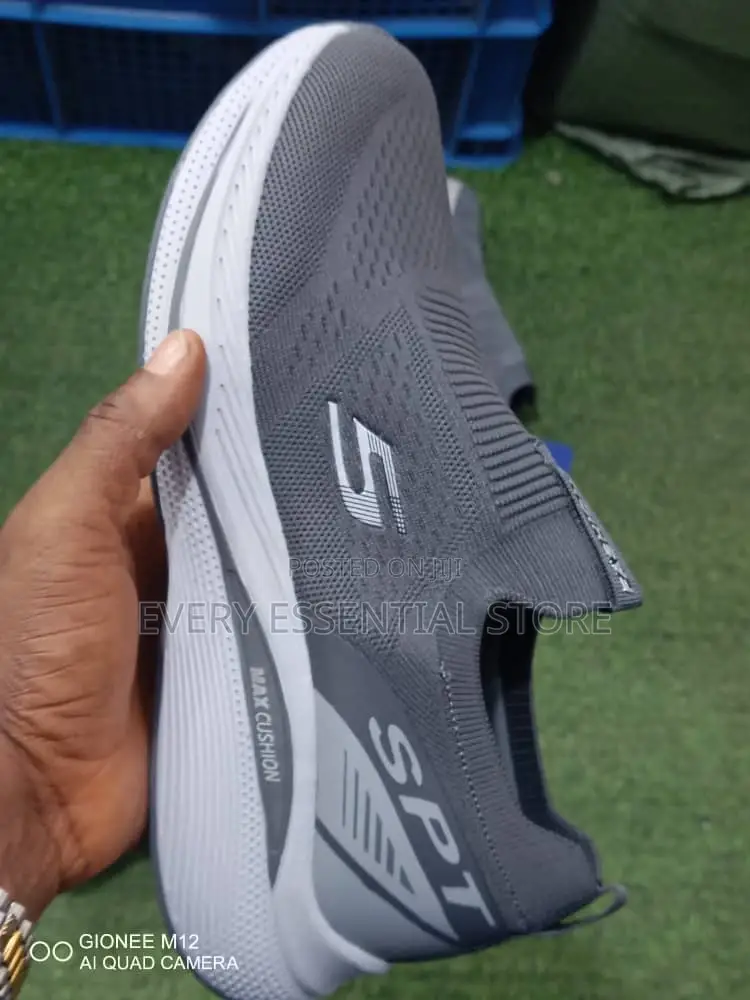 Skechers Memory Foam Breathable Max Cushion Sneakers SPT Design