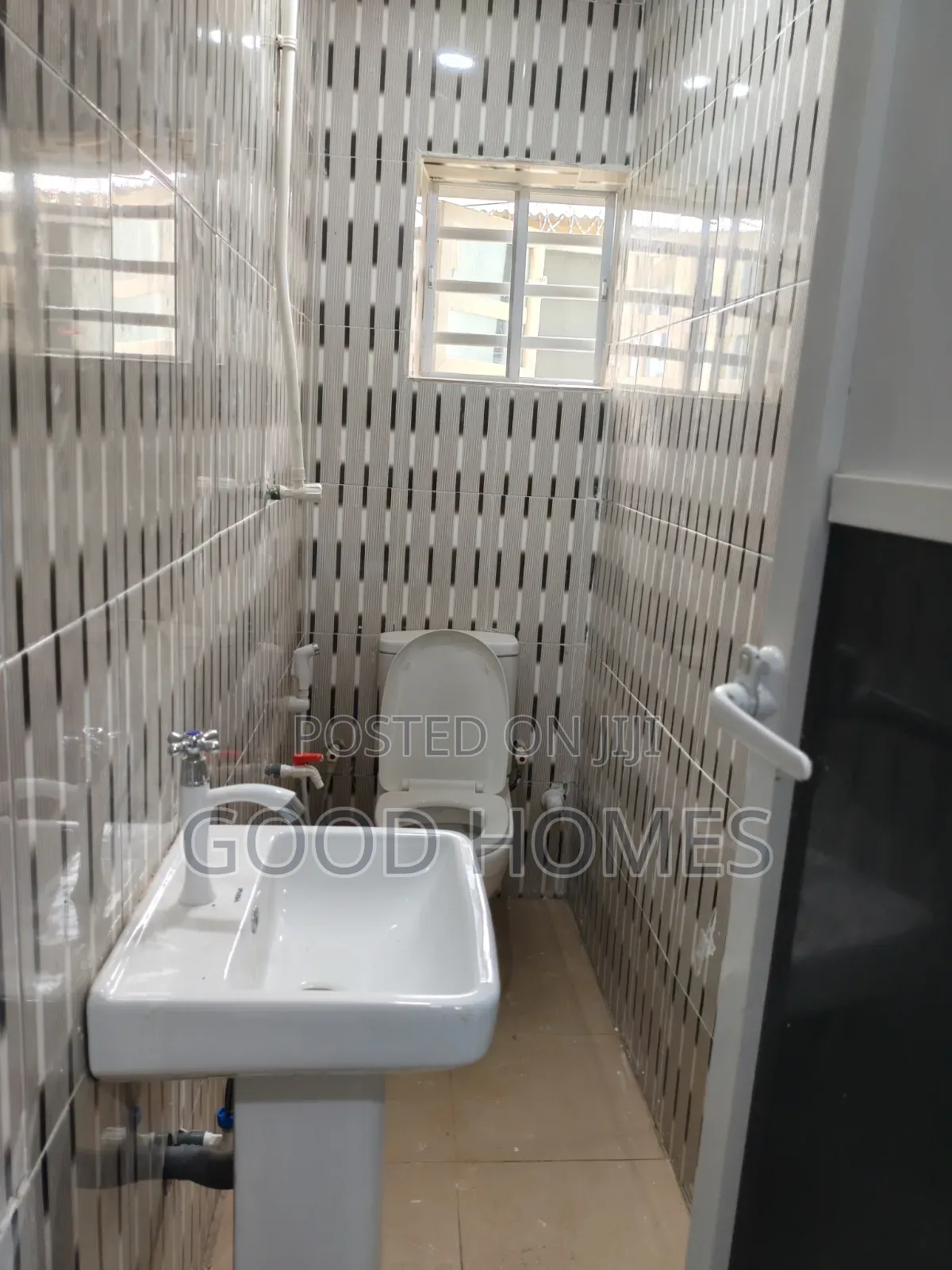 Furnished 2bdrm Block of Flats in Akesan, Igando / Ikotun/Igando