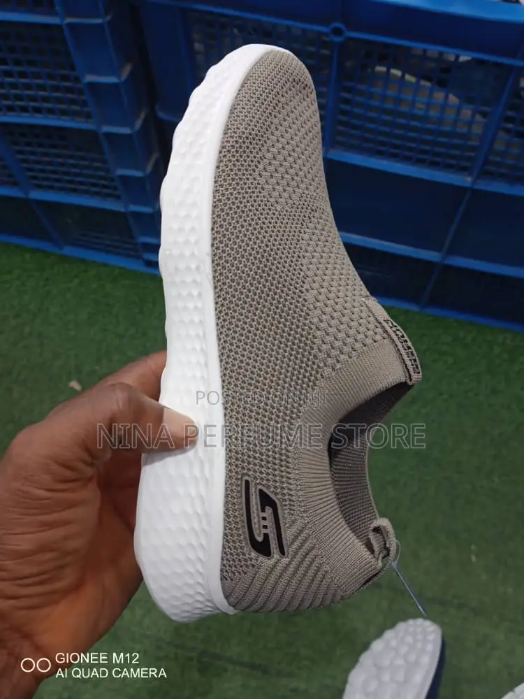 Breathable Memory Foam Fashion Sneakers