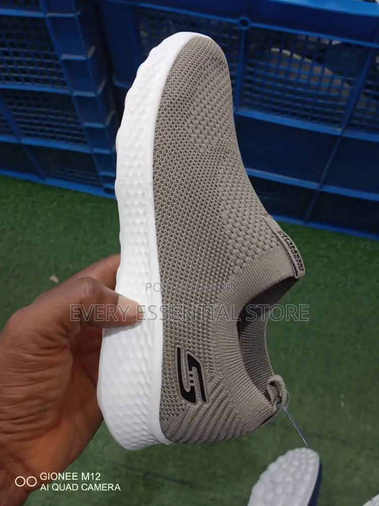 Breathable Memory Foam Fashion Sneakers