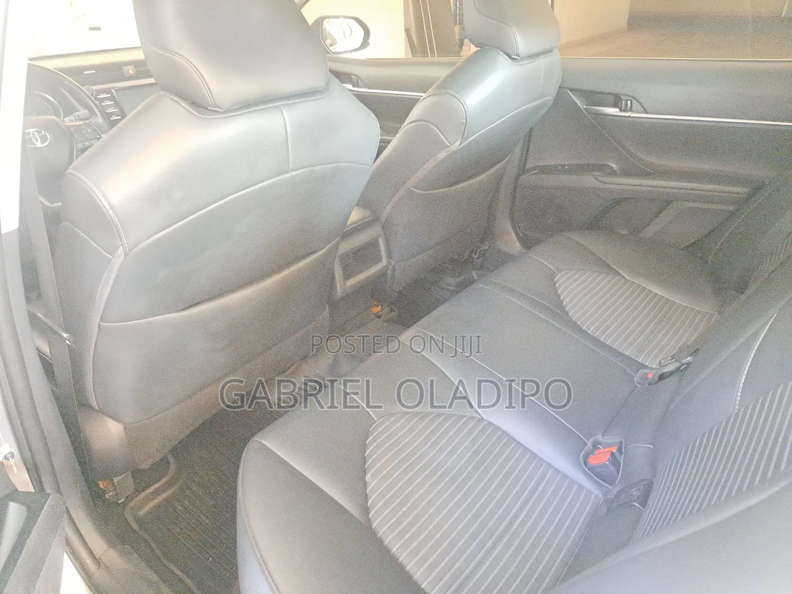 Toyota Camry SE FWD (2.5L 4cyl 8AM) 2018 Silver