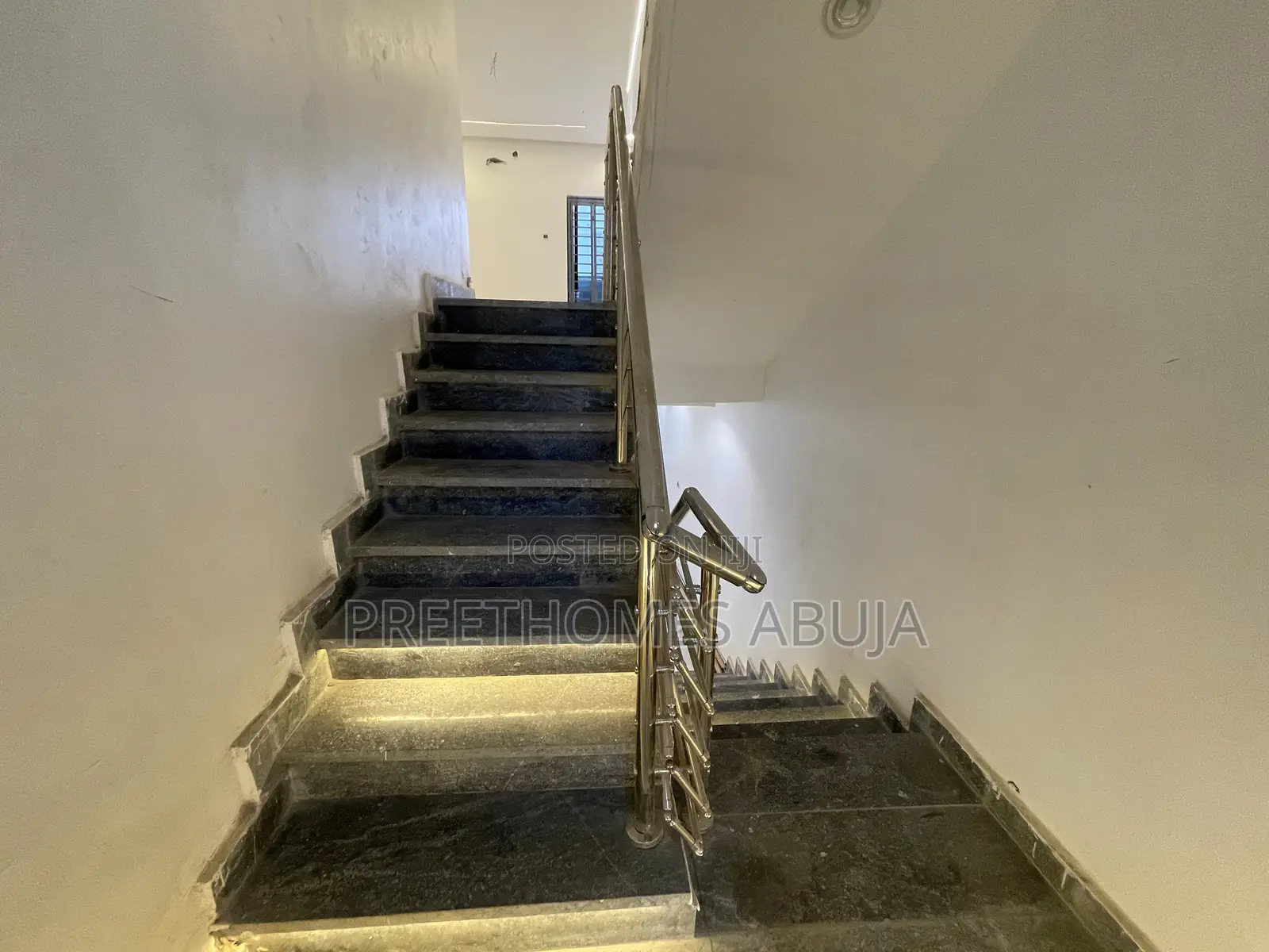 5bdrm Townhouse/Terrace in Ochacho Real Homes 3, Life Camp for sale