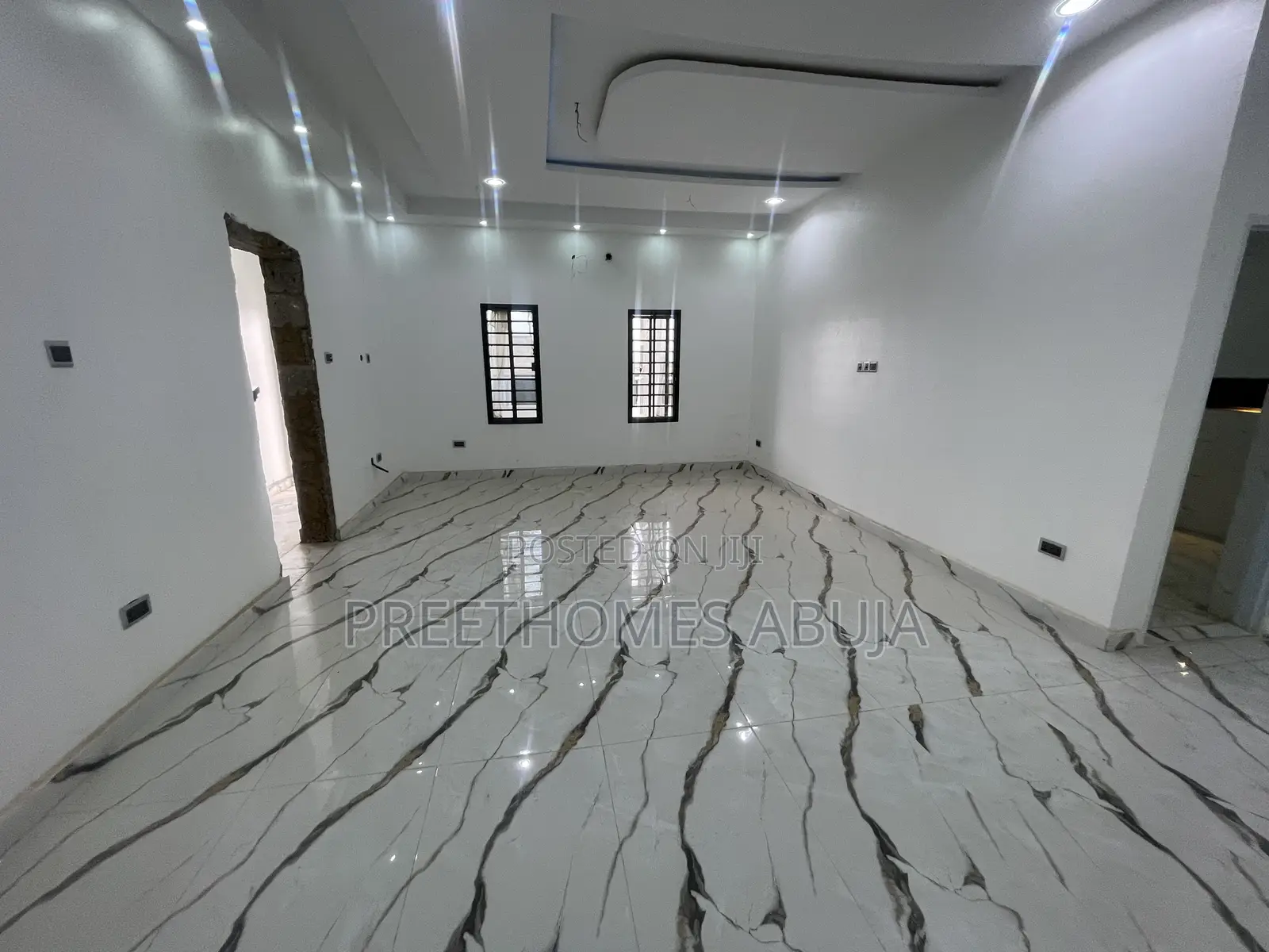 5bdrm Townhouse/Terrace in Ochacho Real Homes 3, Life Camp for sale