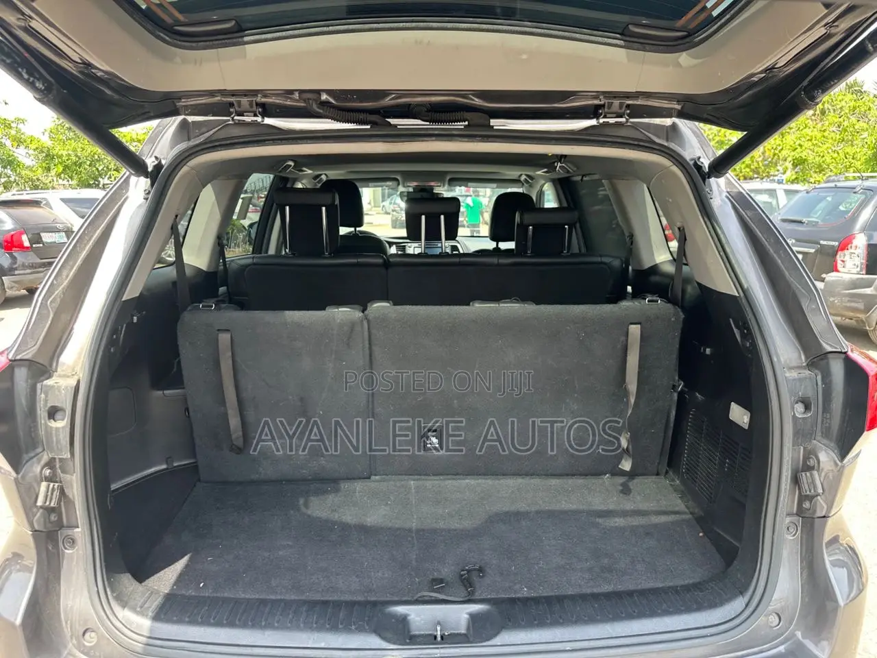 Toyota Highlander XLE 4x4 V6 (3.5L 6cyl 8A) 2017 Gray