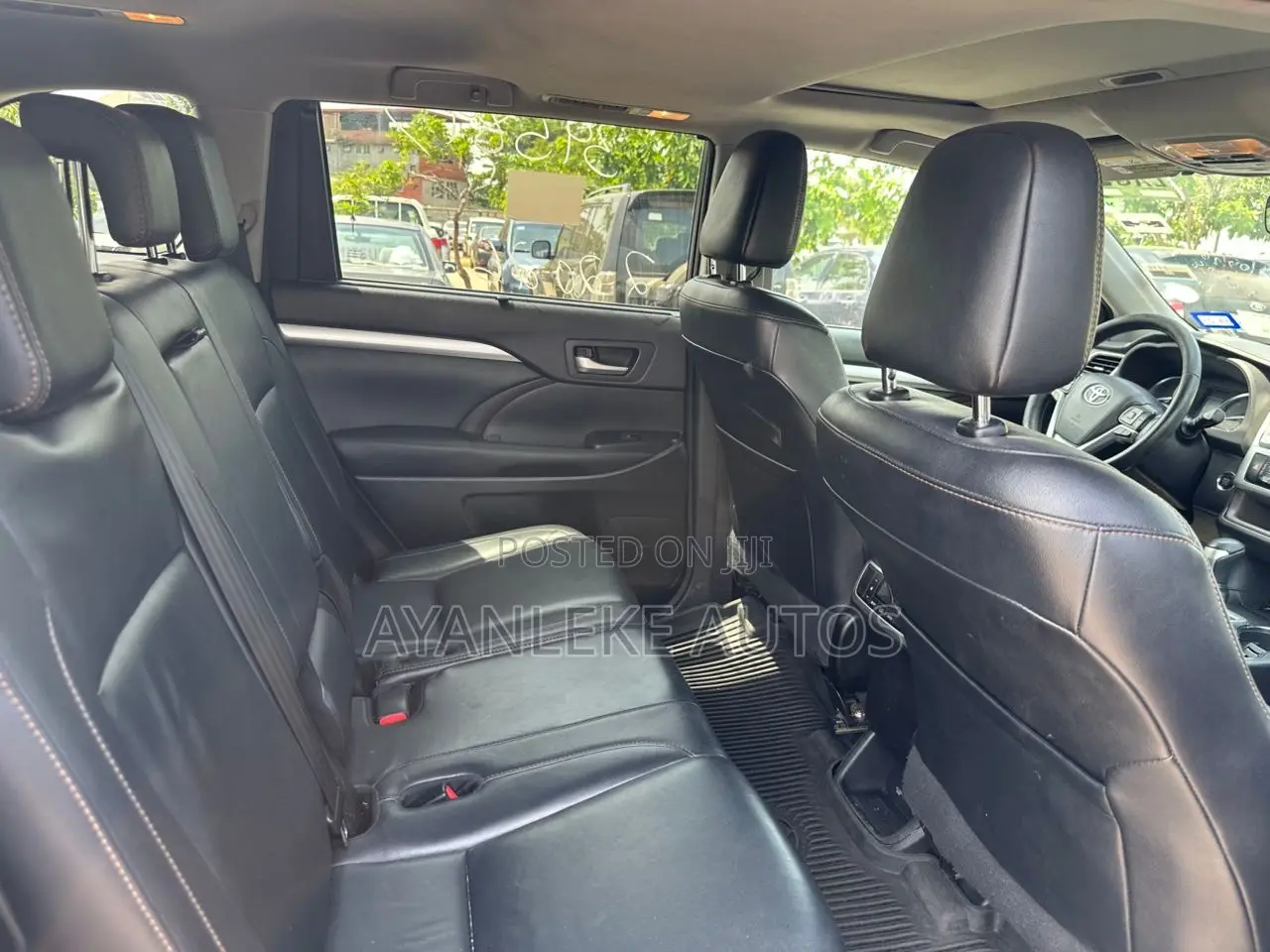 Toyota Highlander XLE 4x4 V6 (3.5L 6cyl 8A) 2017 Gray