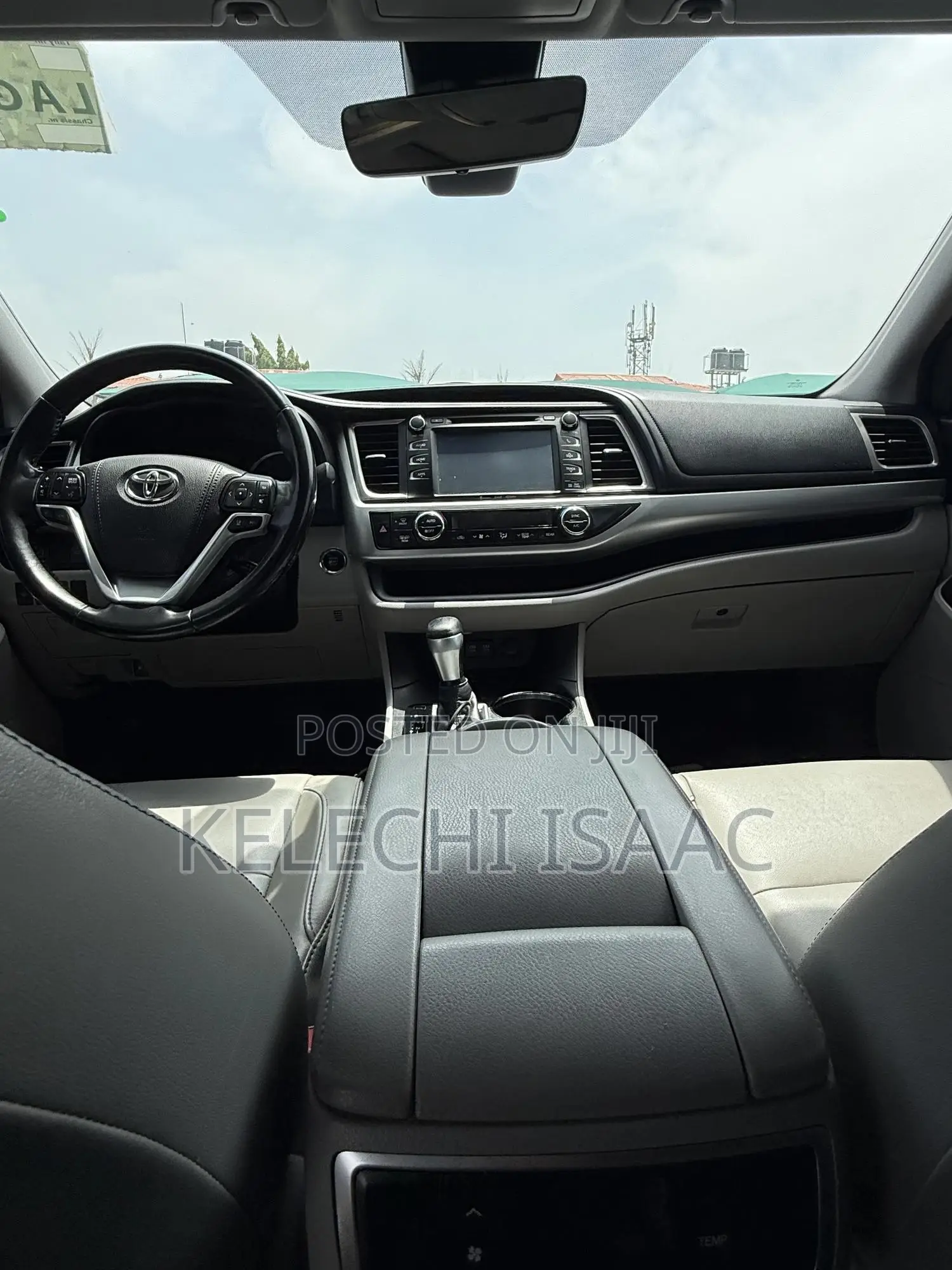 Toyota Highlander XLE 4x4 V6 (3.5L 6cyl 8A) 2018 Gray