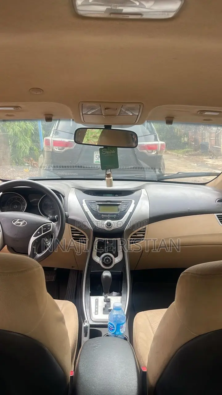 Hyundai Elantra 2011 Red