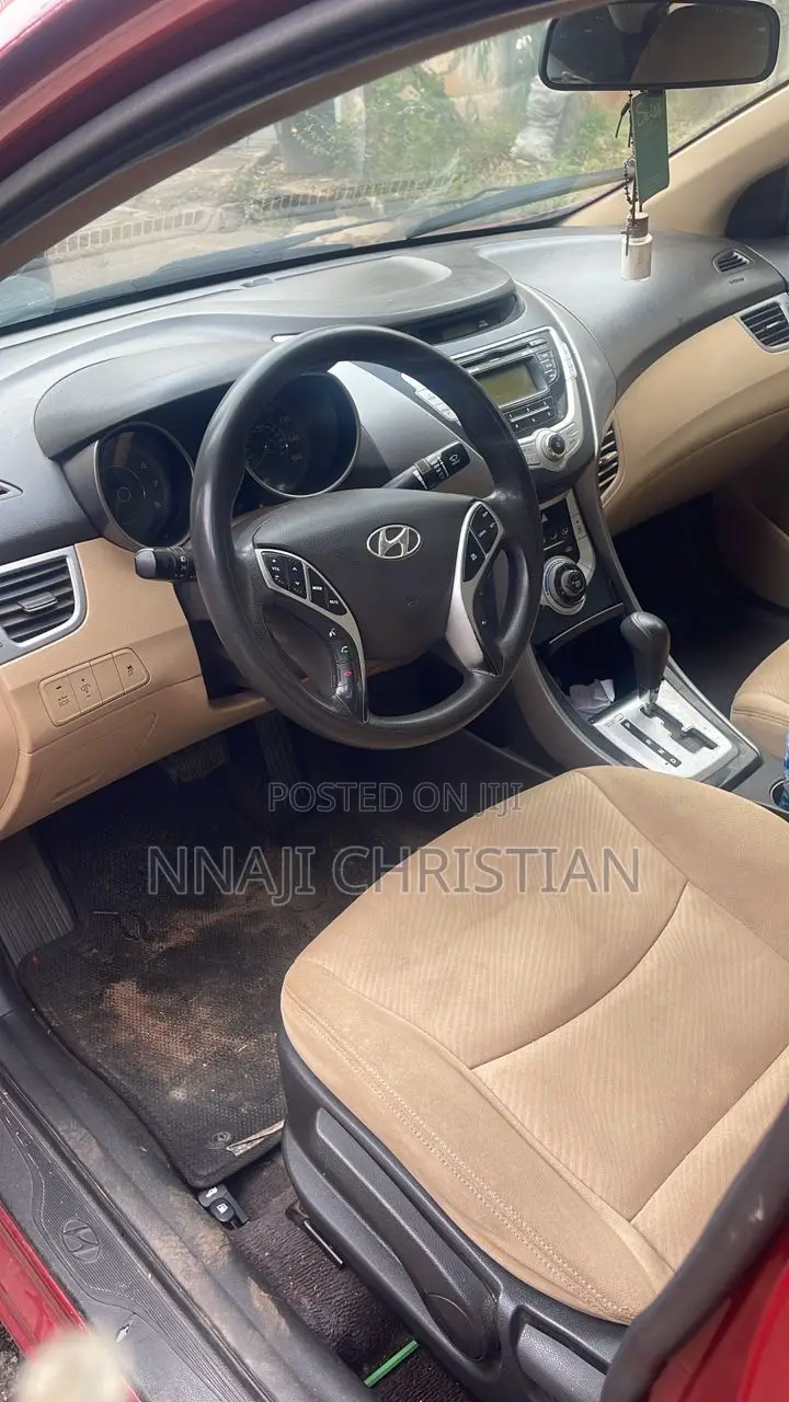 Hyundai Elantra 2011 Red