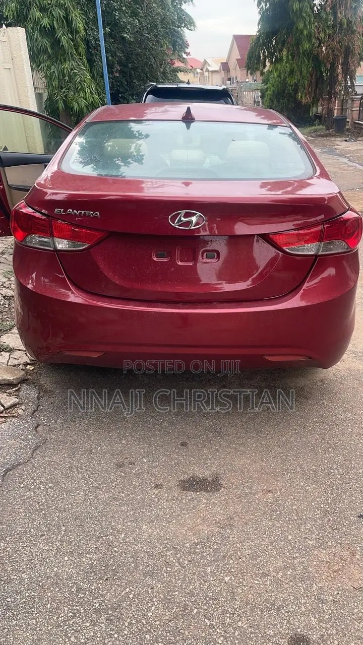 Hyundai Elantra 2011 Red