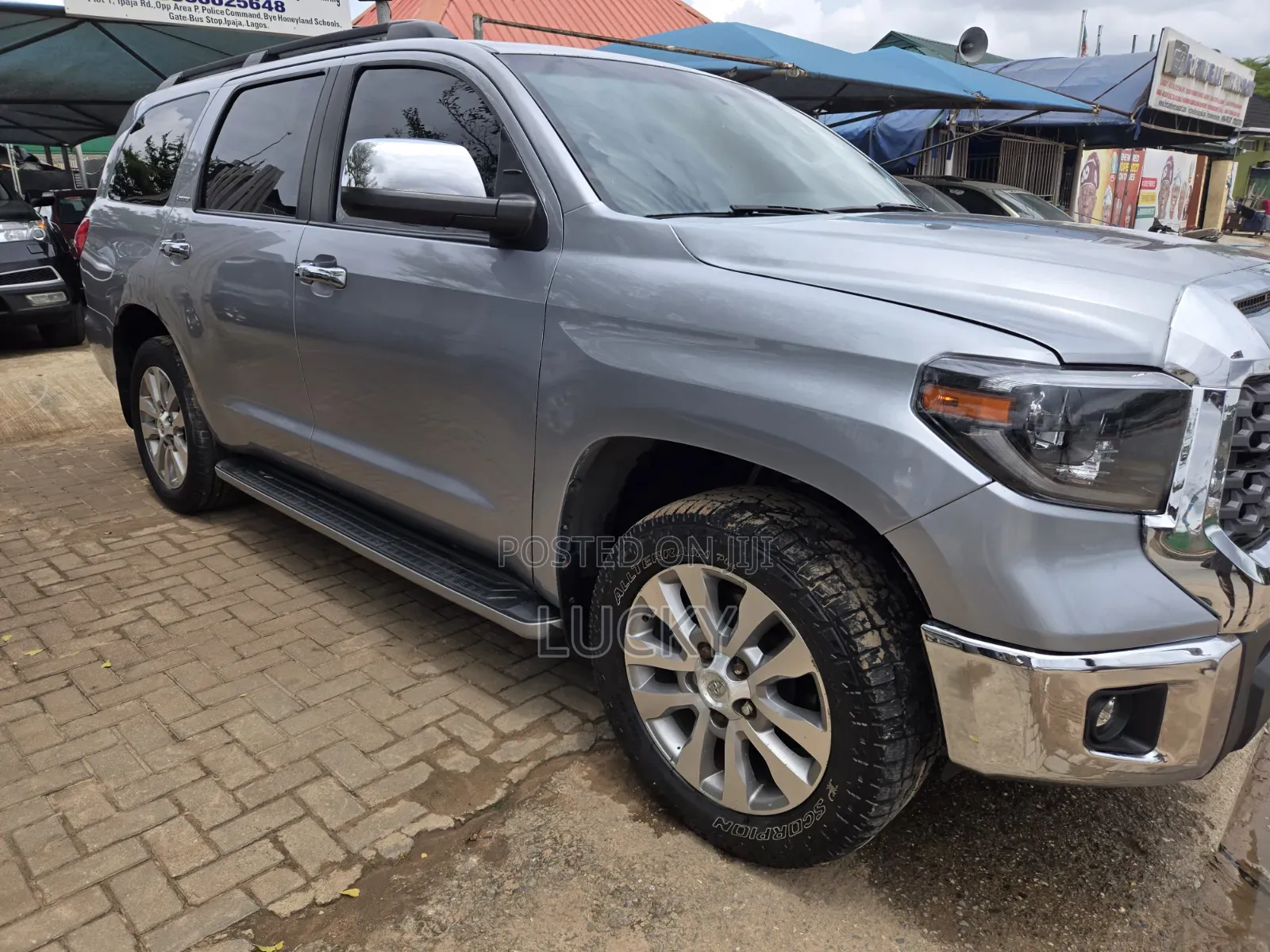 Toyota Sequoia Limited 4dr SUV 4WD (5.7L 8cyl 6A) 2014 Silver