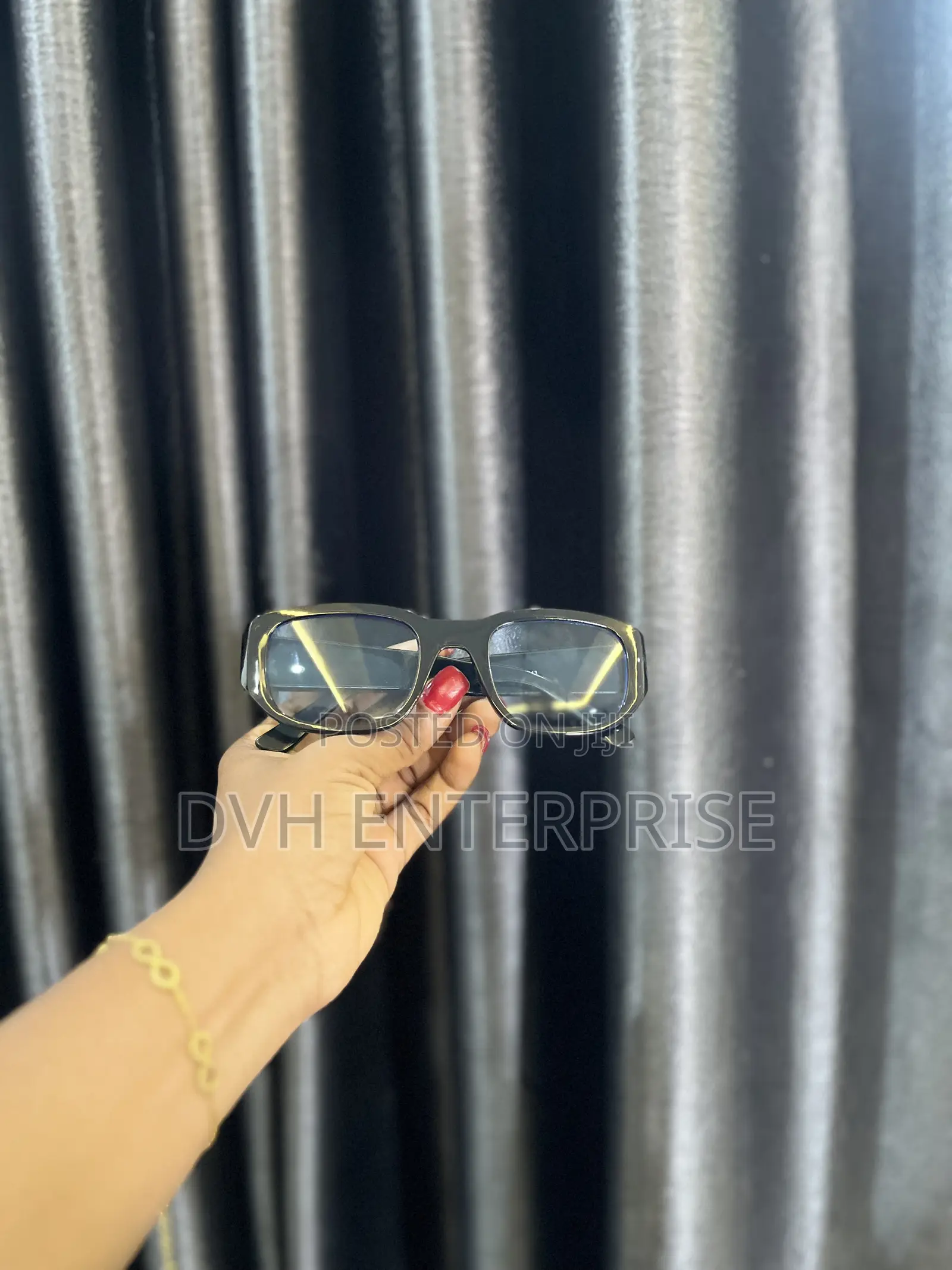 Black Uv Proof Sunglasses With Blue Lenses