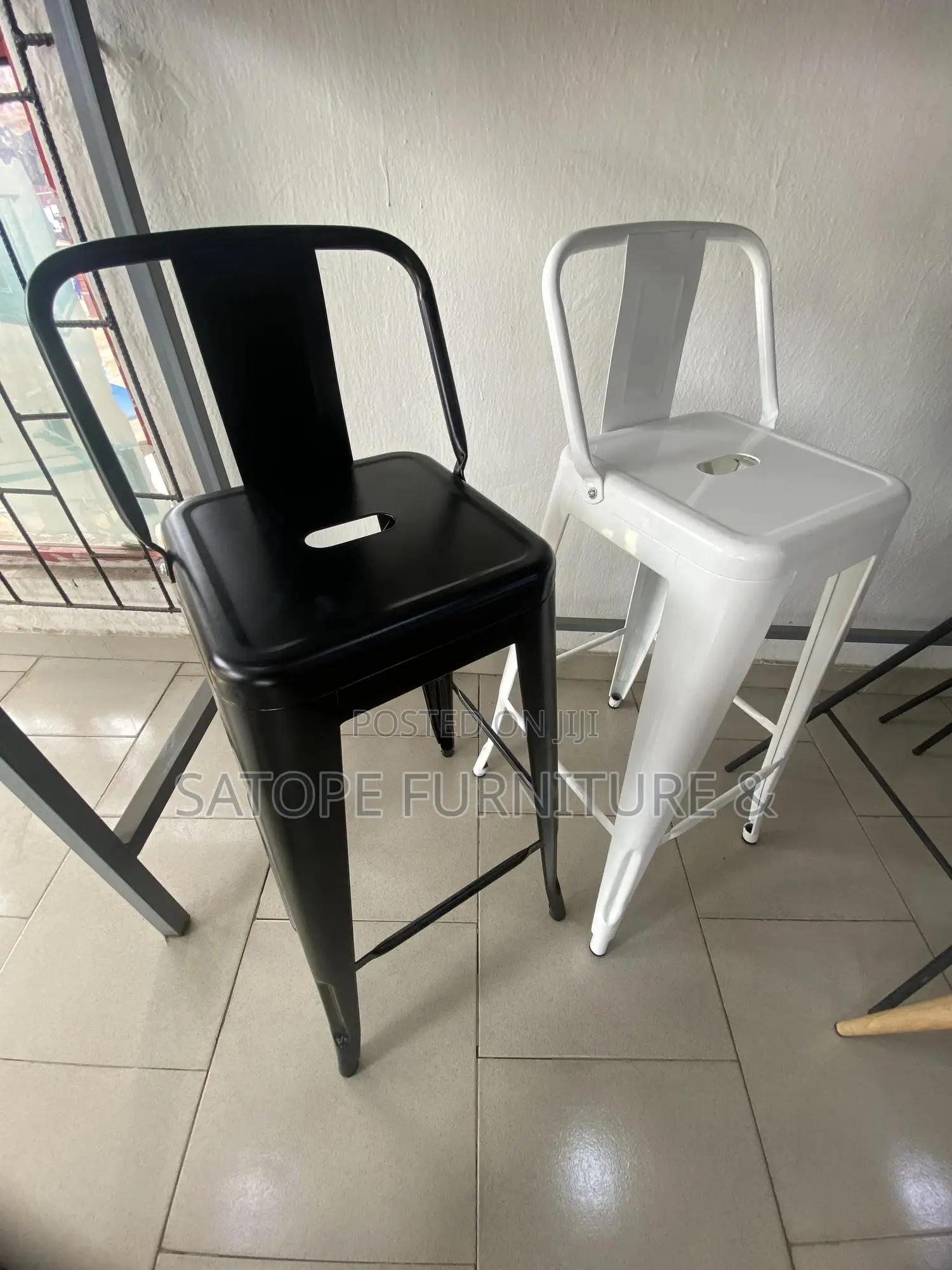 High Quality Metal Bar Chair Table