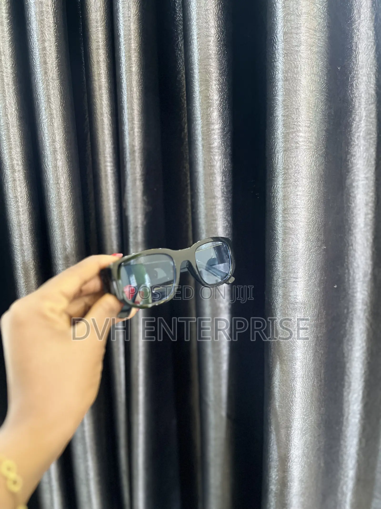 Black Uv Proof Sunglasses With Blue Lenses