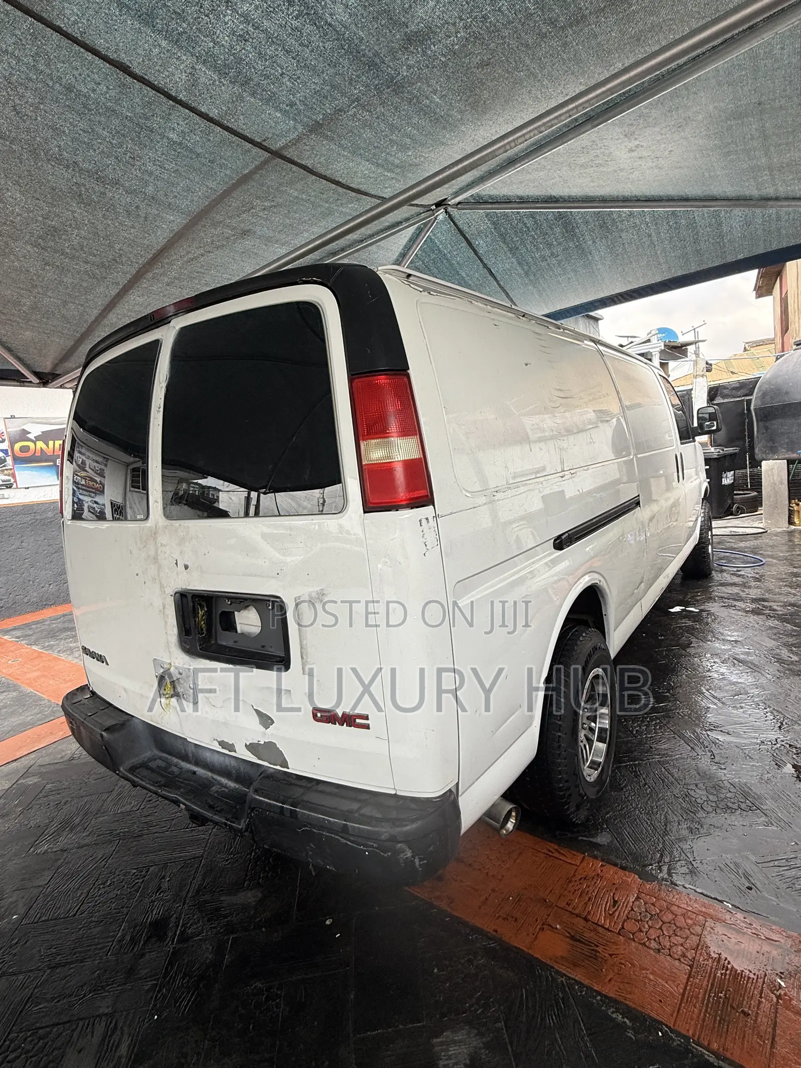 GMC Savana Cargo Van G 1500 2009 White