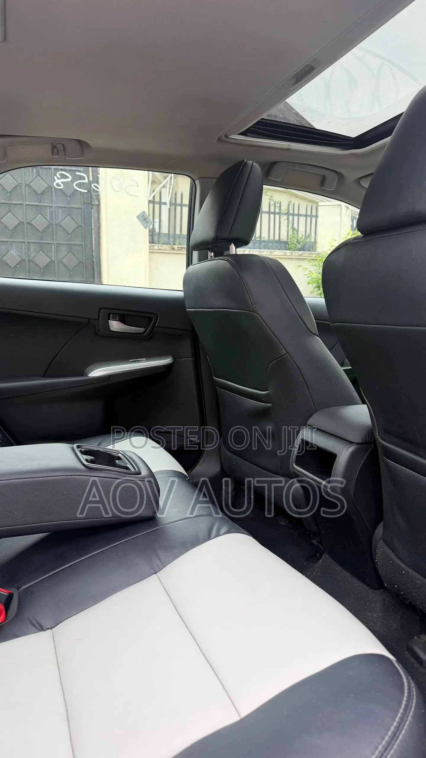 Toyota Camry SE 4dr Sedan (2.5L 4cyl 6A) 2013 White