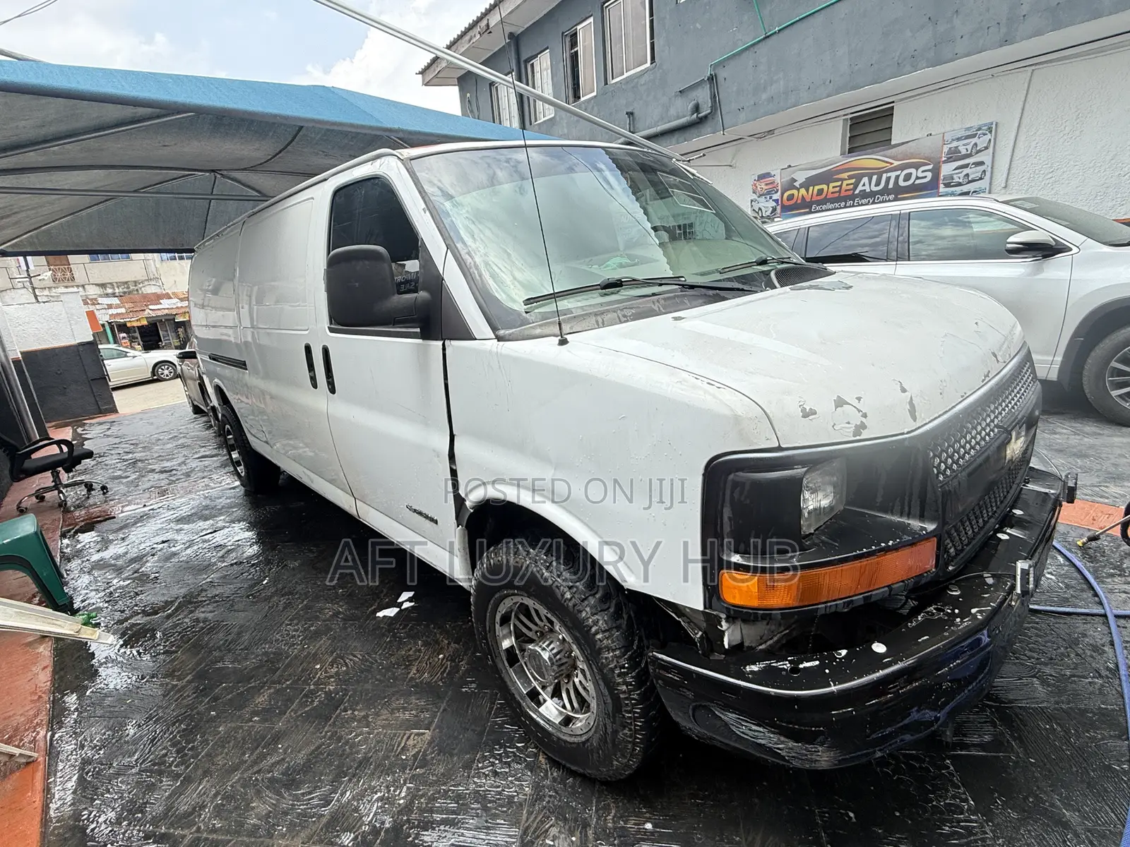 GMC Savana Cargo Van G 1500 2009 White