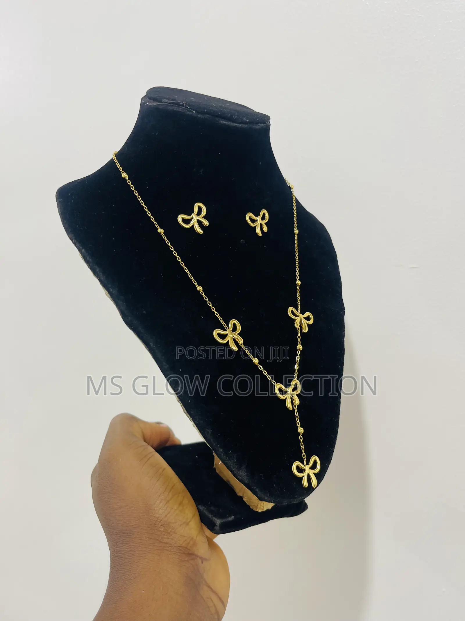 Bow Necklace Set