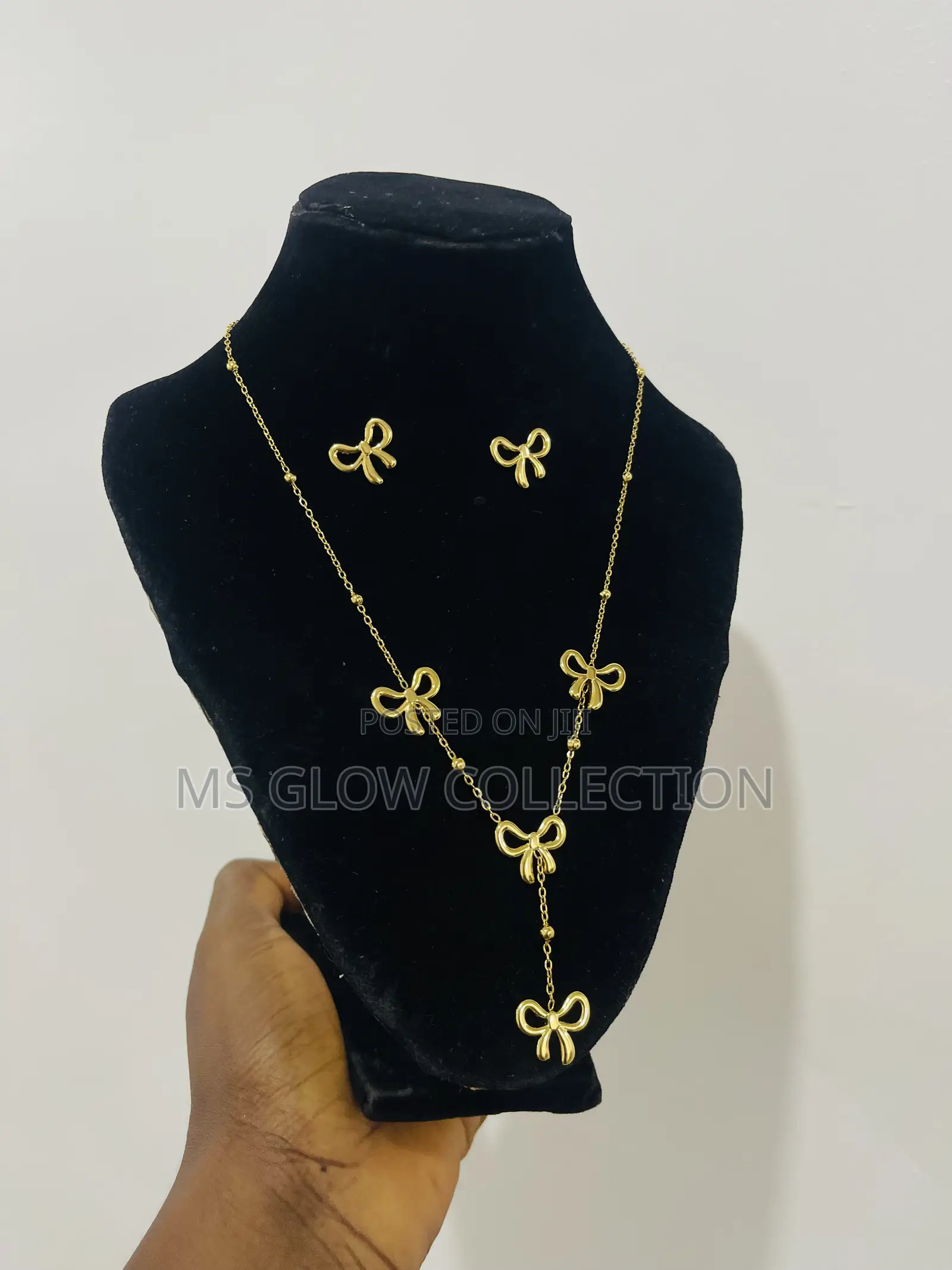 Bow Necklace Set