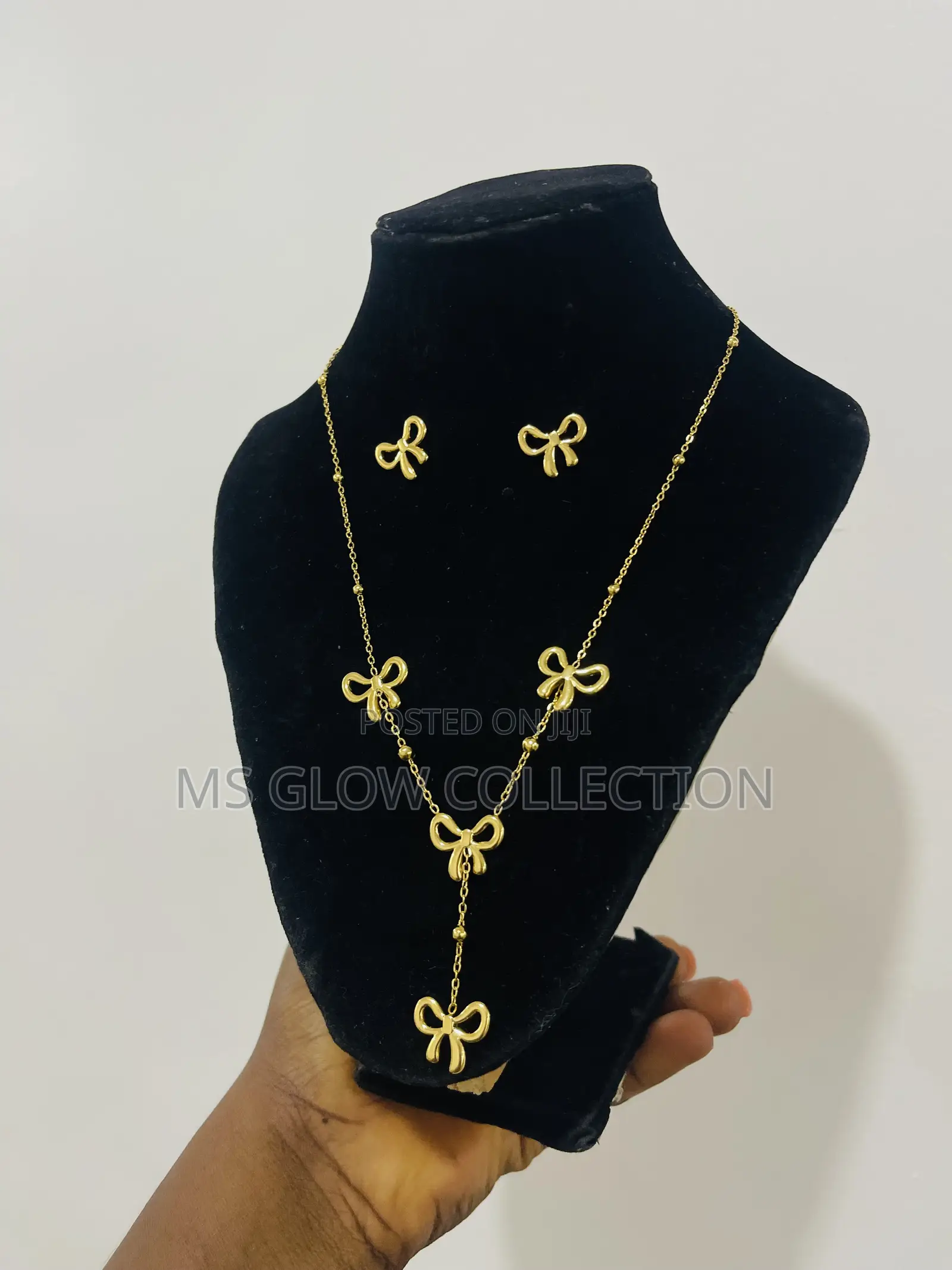 Bow Necklace Set