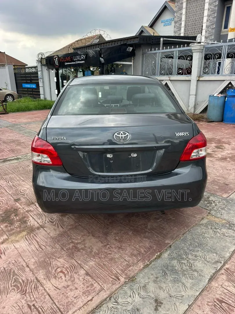 Toyota Yaris Sedan Automatic 2007 Gray
