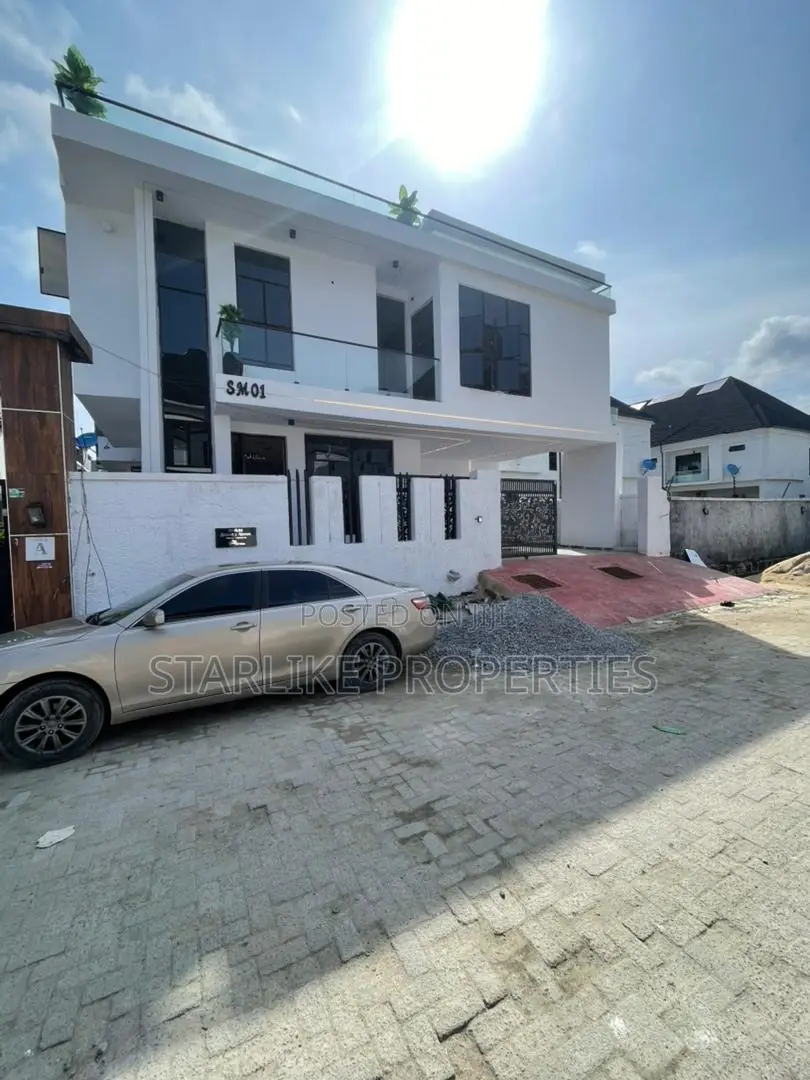 4bdrm Duplex in Ikota for sale
