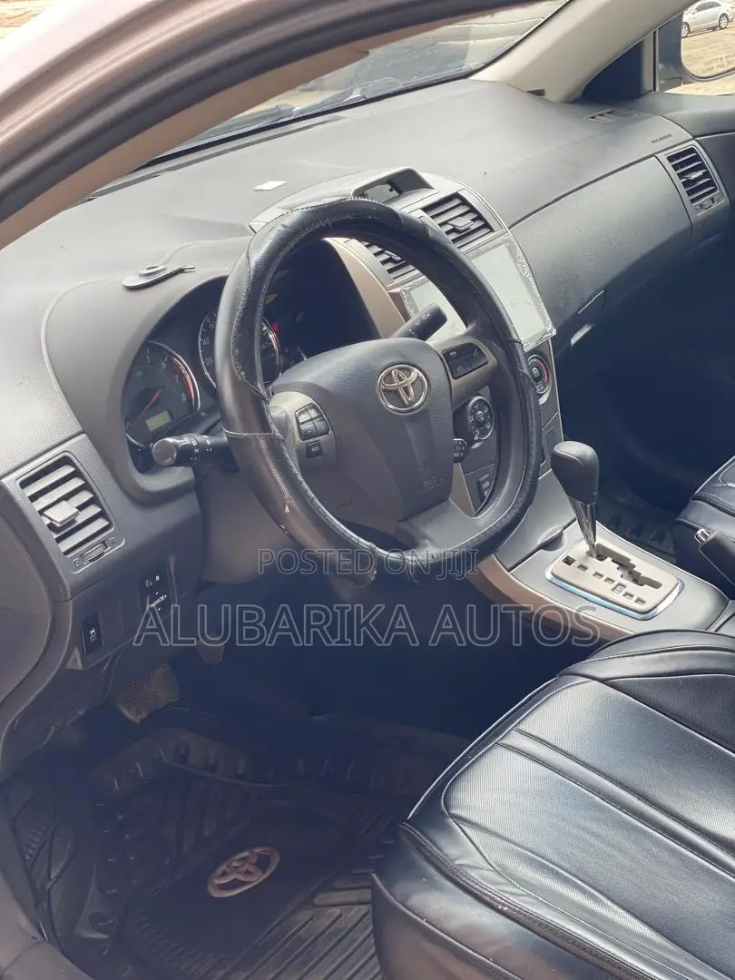 Toyota Corolla 2013 Silver