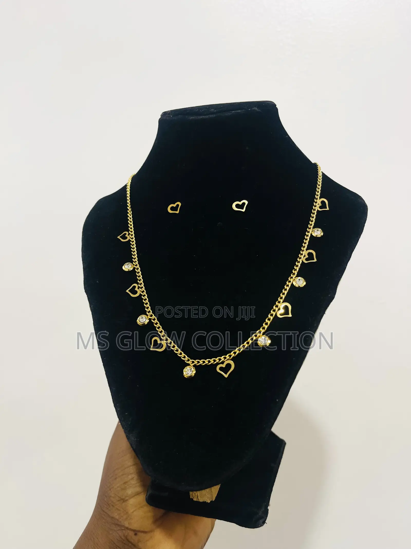 Heartshaped Necklace Set