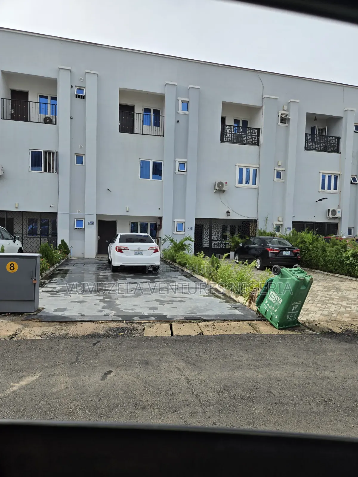 Furnished 3bdrm Apartment in Gaduwa Presidential for sale