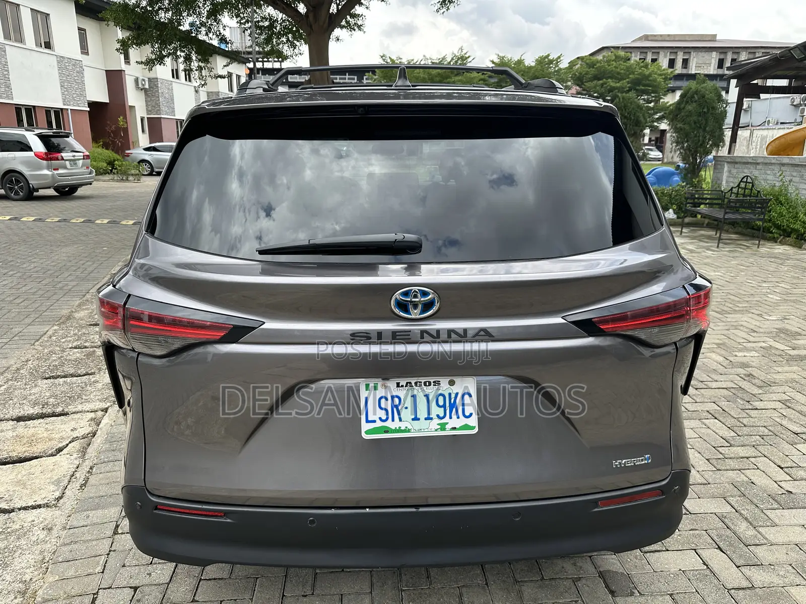 Toyota Sienna Limited 2022 Gray
