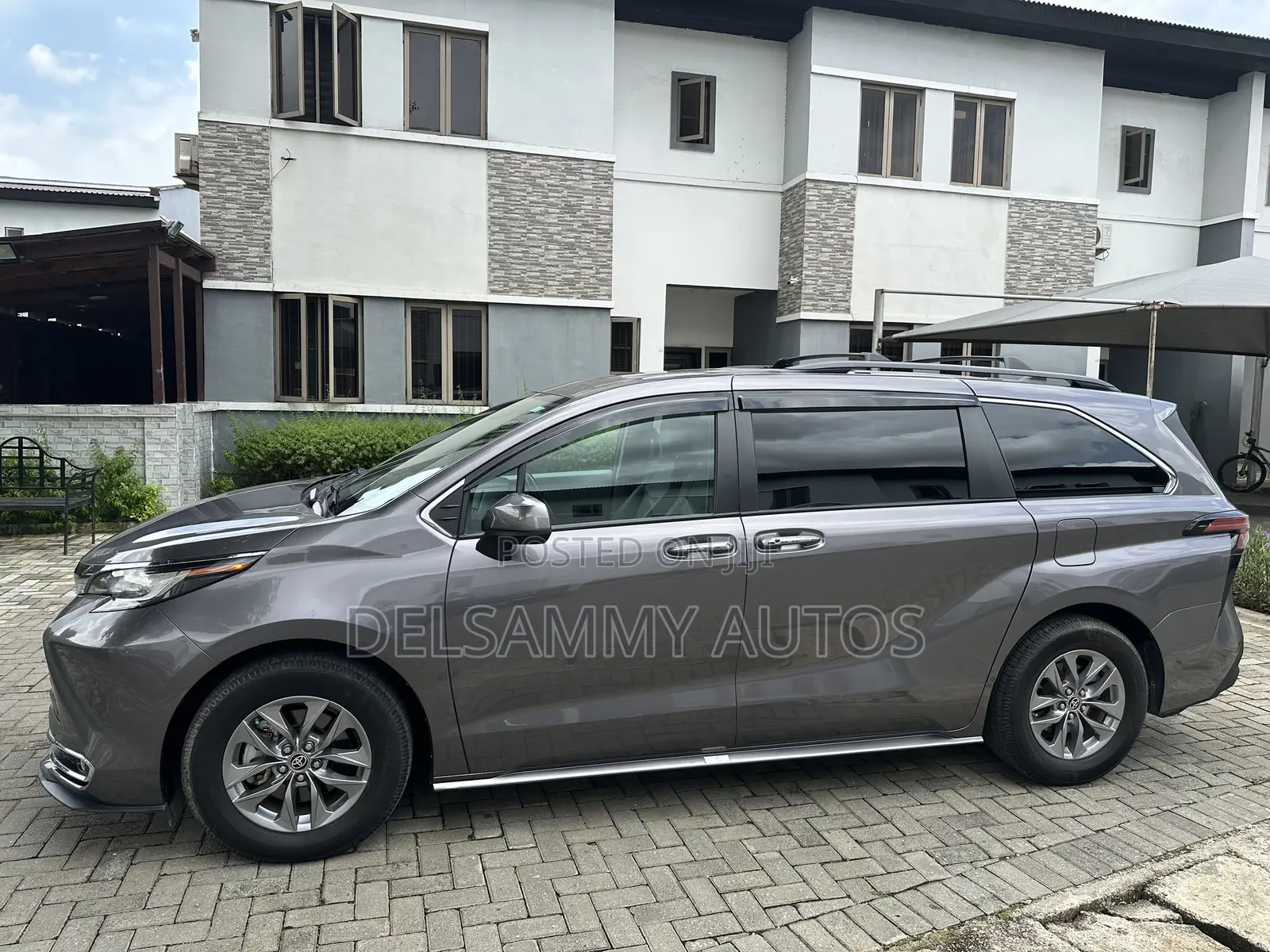 Toyota Sienna Limited 2022 Gray