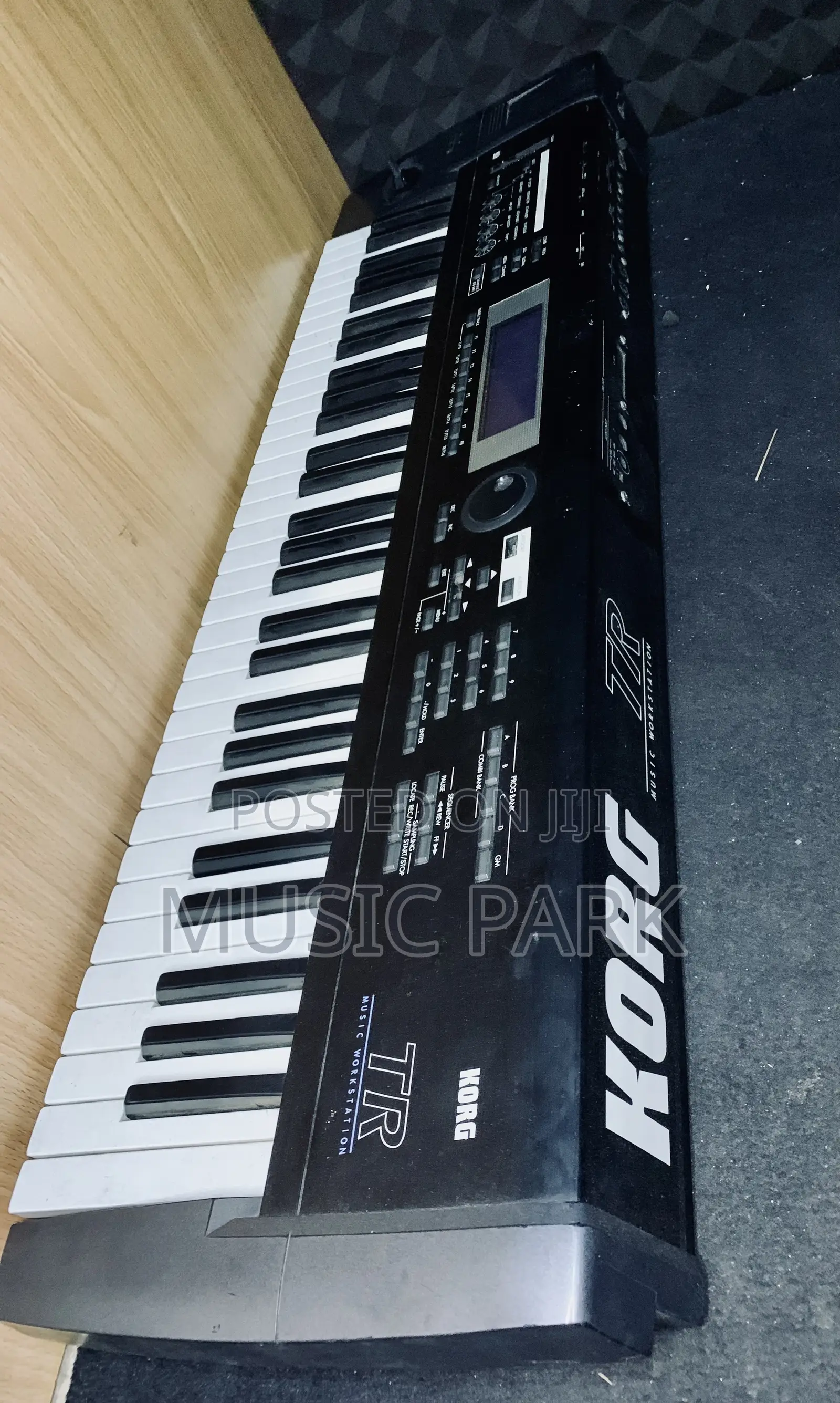 Korg Tr 76 Music Workstation – Uk Used