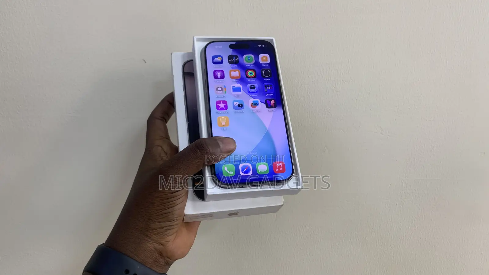 Apple iPhone 16 Pro 128 GB Gold