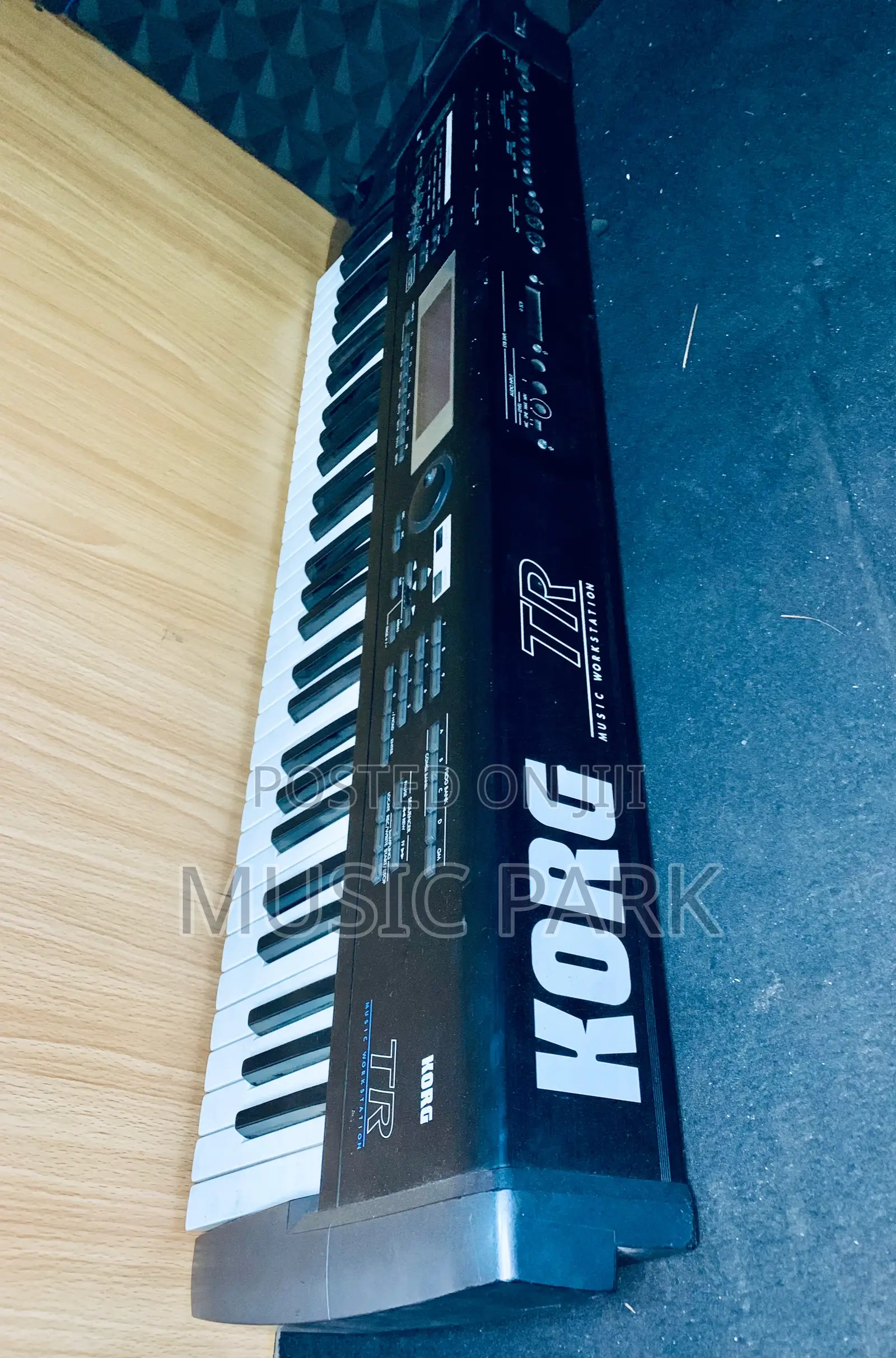 Korg Tr 76 Music Workstation – Uk Used