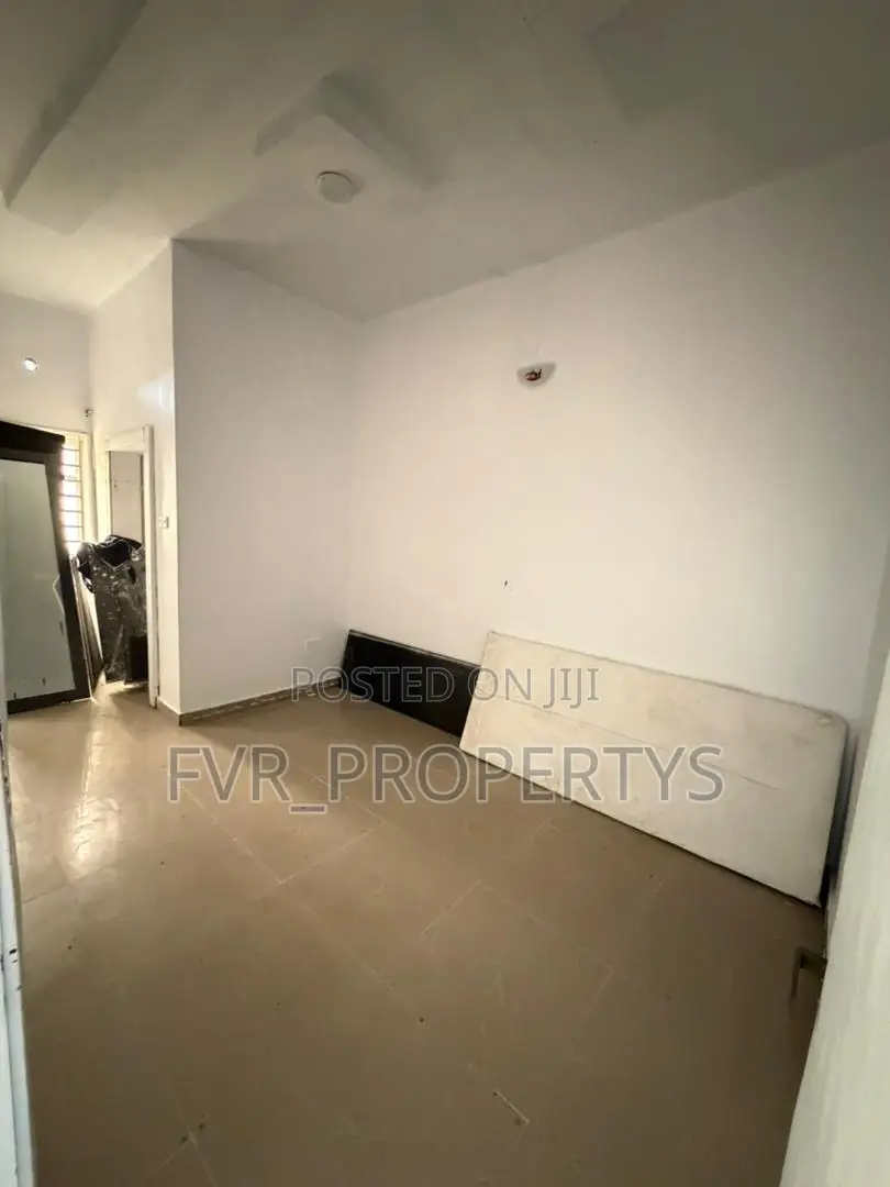 Mini Flat in Cluster, Ikota for rent